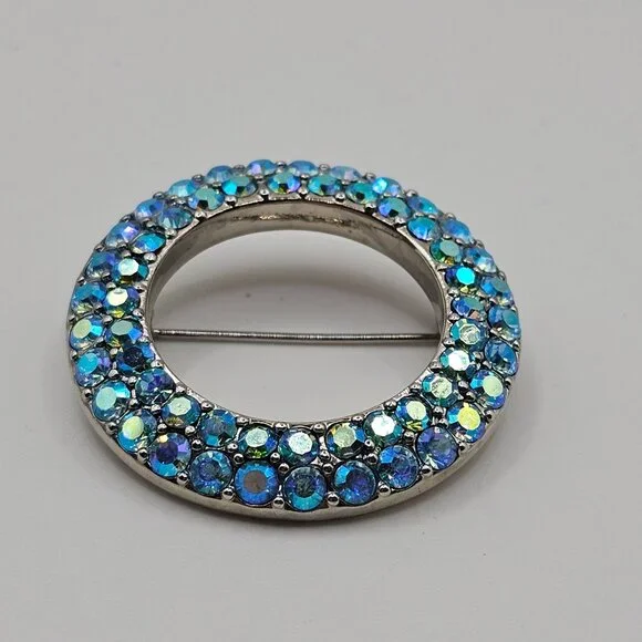 Vintage Unsigned Silver Toned Aqua Blue Rhinestone Circular Wreath Pin Brooch - Picture 3 of 16